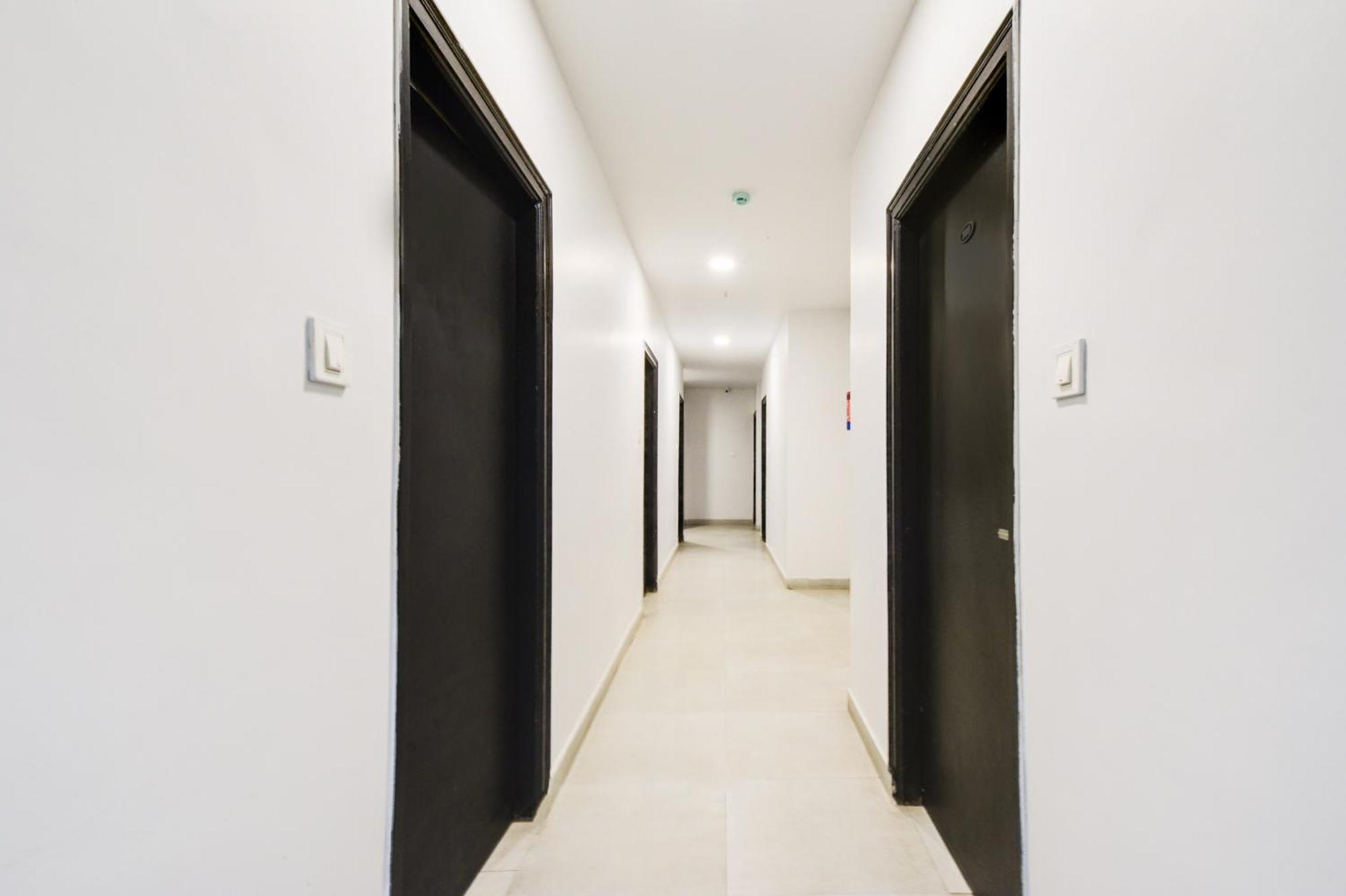 Super Townhouse Alwal Road Hotel Trimulgherry Exterior photo